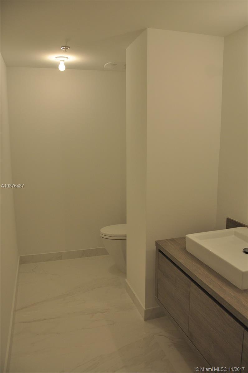 400 SUNNY ISLES DUPLEX - Residential Lease