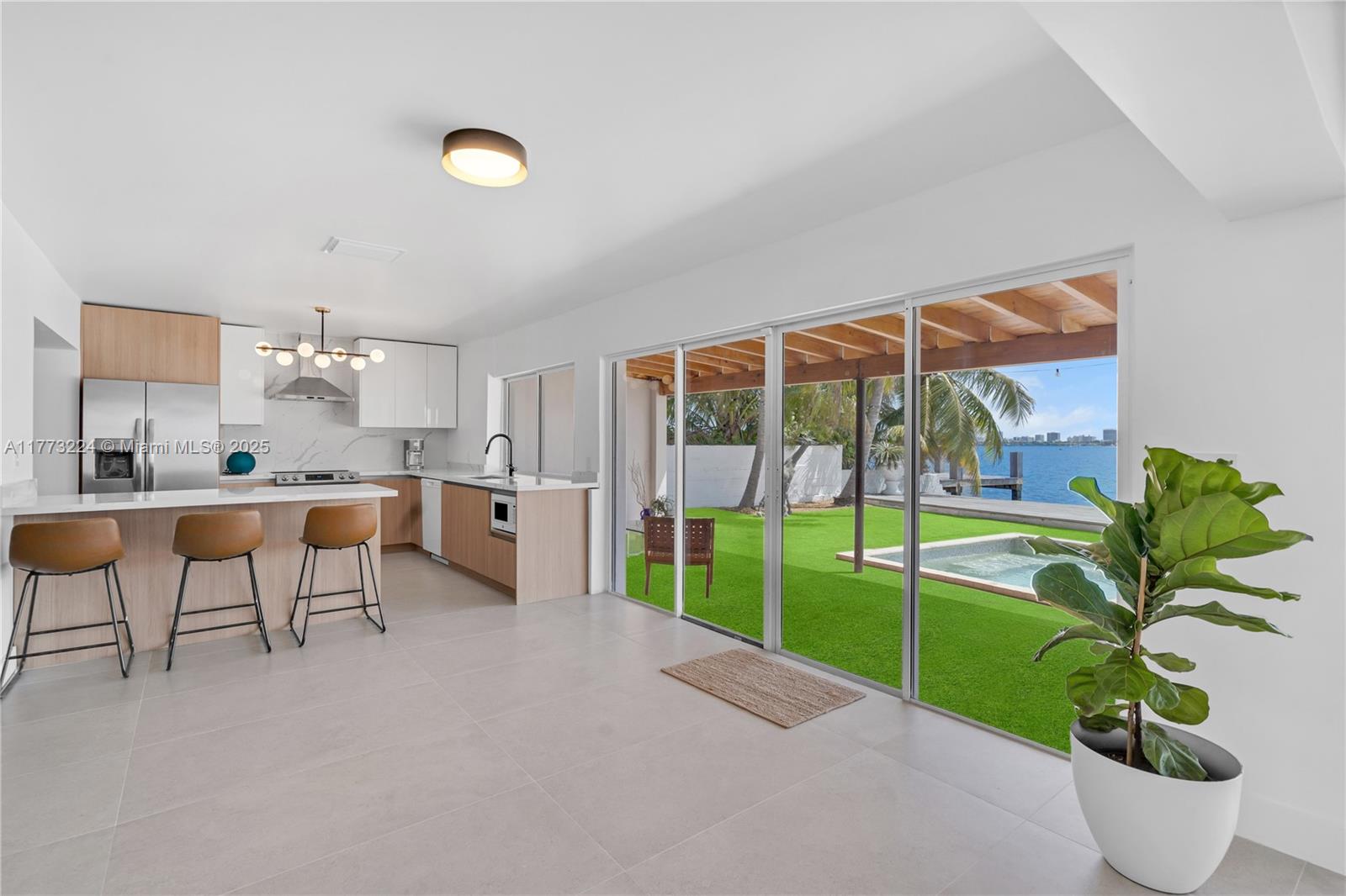 BISCAYNE SHORES CORR PLAT - Residential