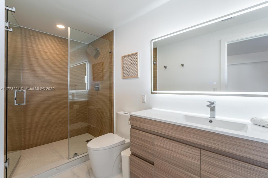 BISCAYNE SHORES CORR PLAT - Residential