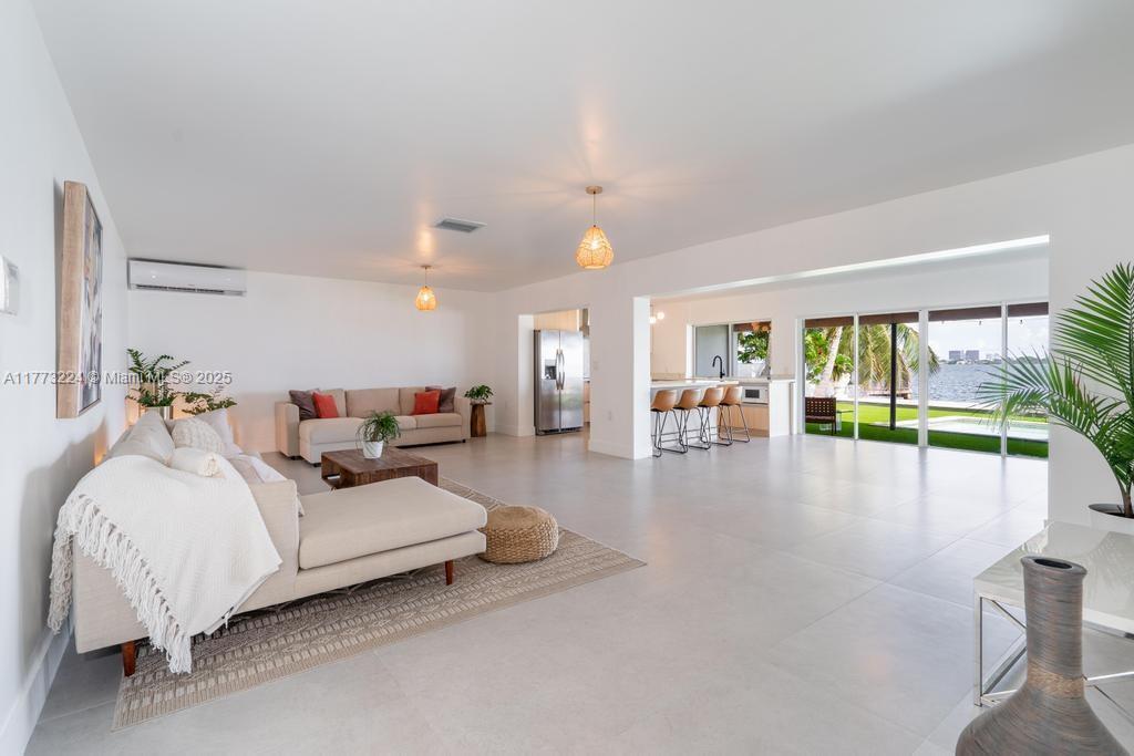 BISCAYNE SHORES CORR PLAT - Residential