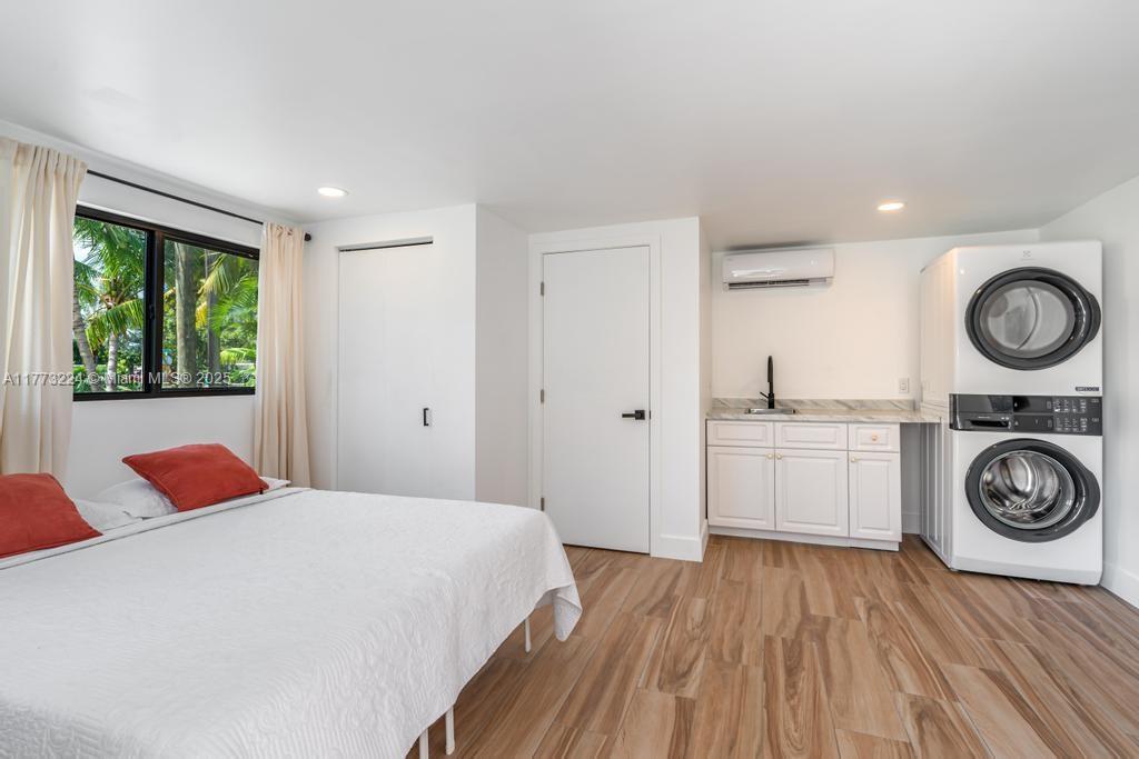 BISCAYNE SHORES CORR PLAT - Residential
