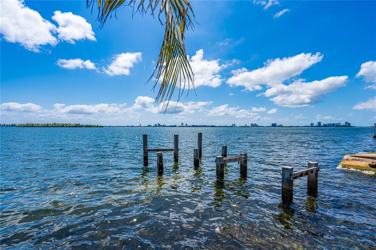 BISCAYNE SHORES CORR PLAT - Residential