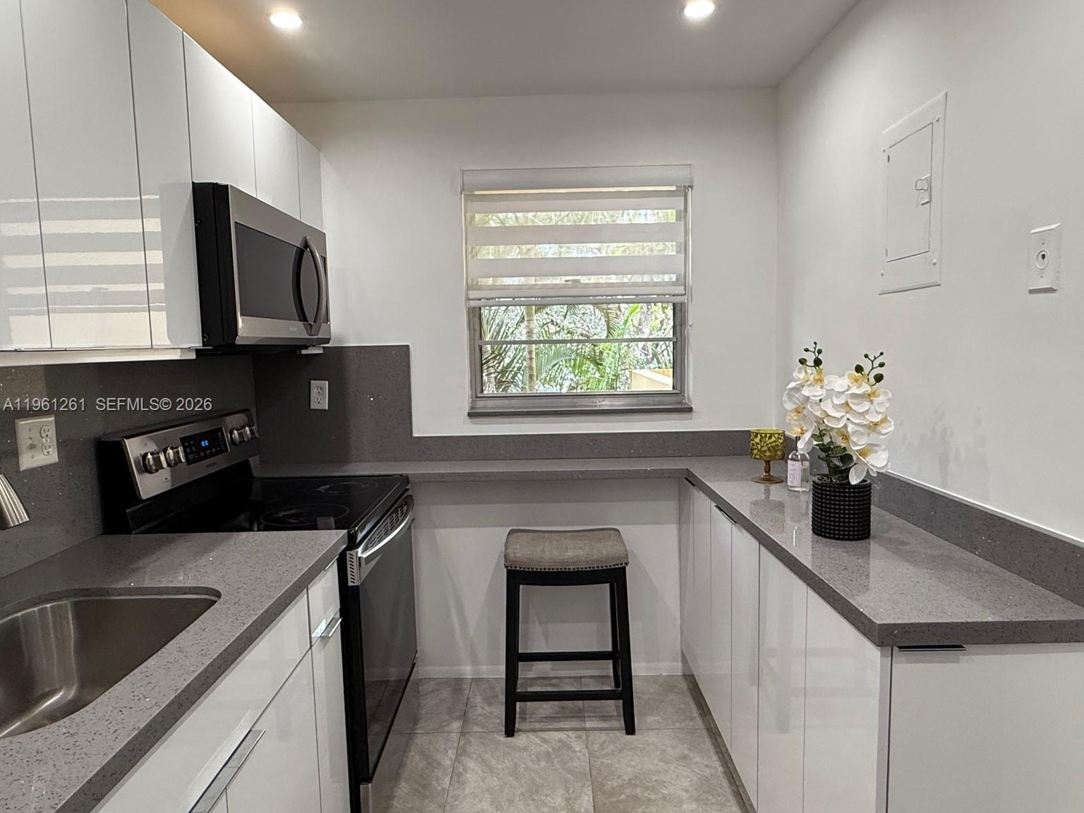 FOXCROFT APTS INC CONDO - Residential