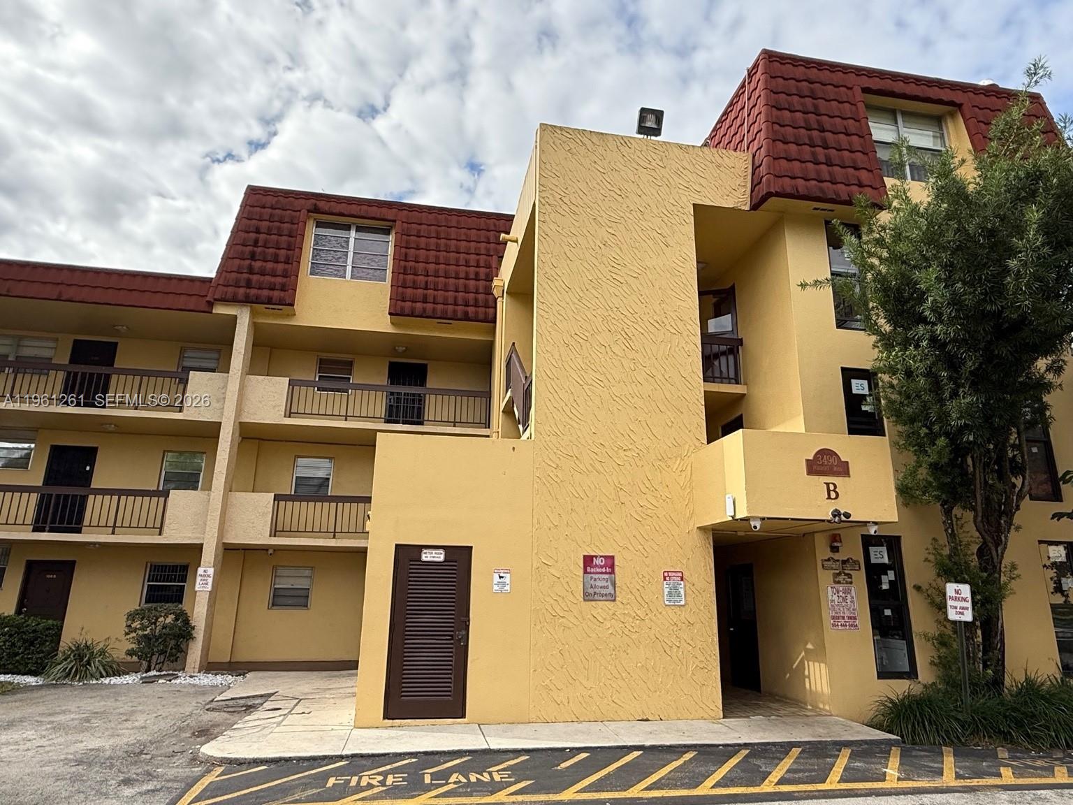 FOXCROFT APTS INC CONDO - Residential