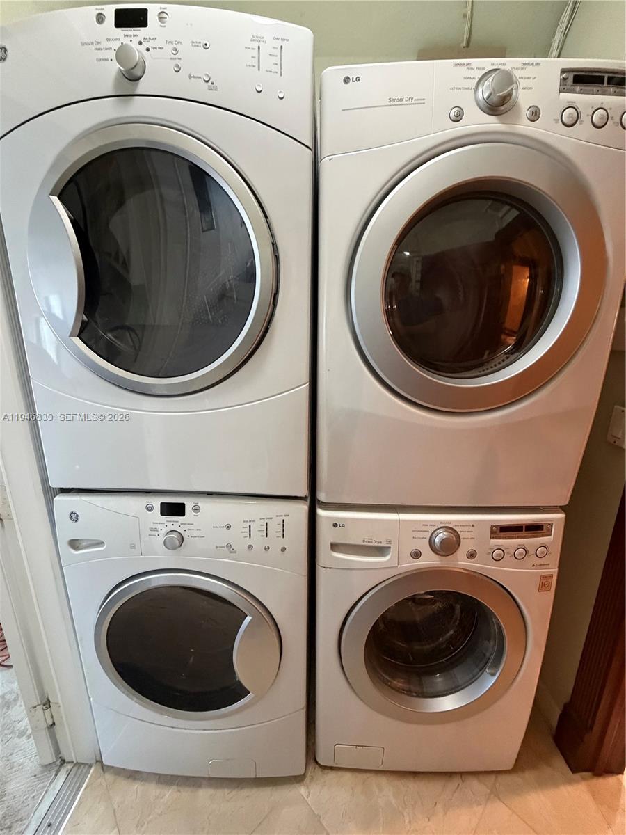 CRESTVIEW LAKES 1ST ADDN - Residential