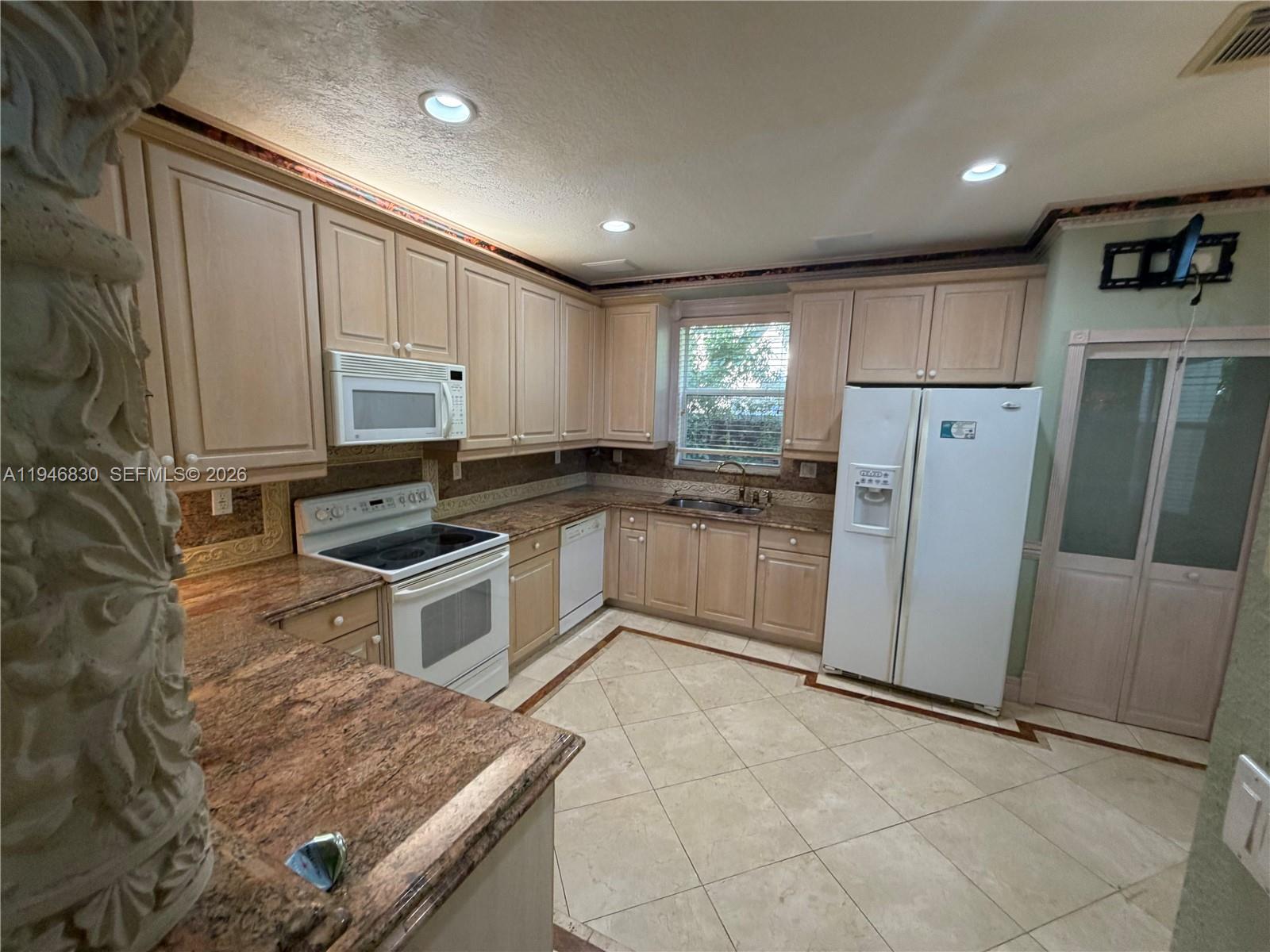 CRESTVIEW LAKES 1ST ADDN - Residential