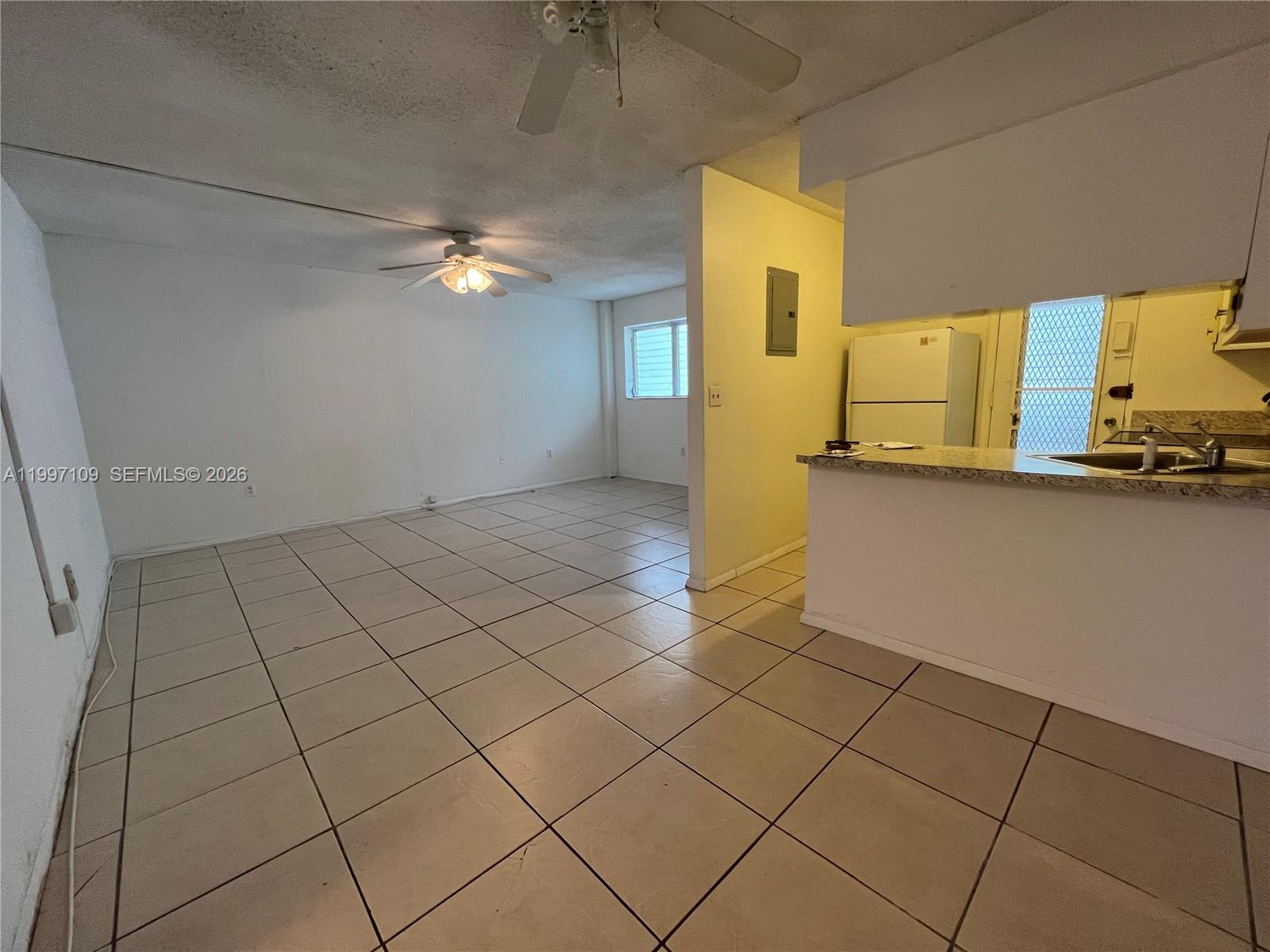 TWIN TOWERS CONDO - Residential Lease