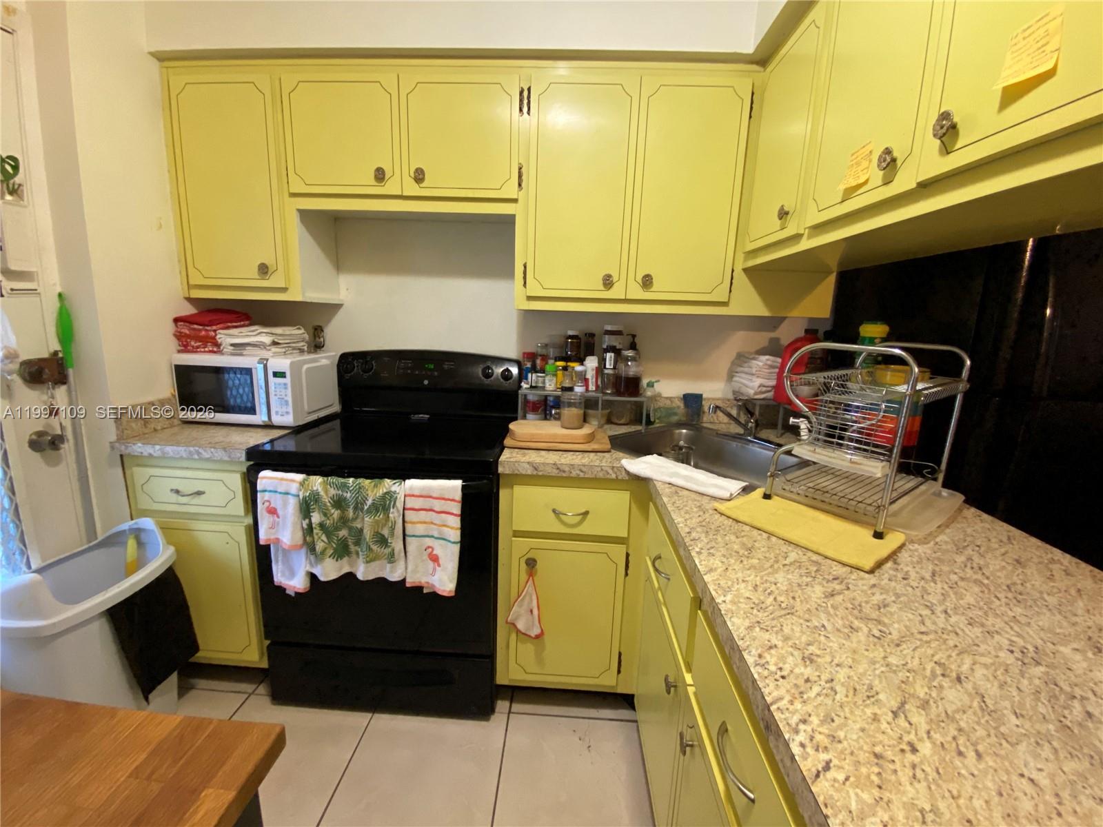 TWIN TOWERS CONDO - Residential Lease