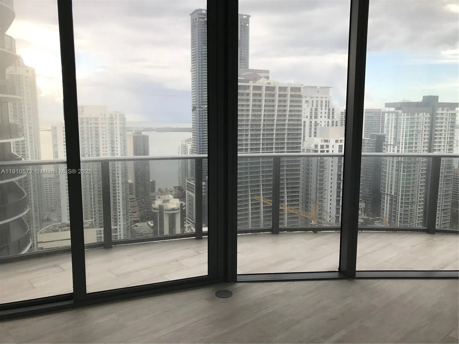 Miami, Florida 33130, United States, 3 Bedrooms Bedrooms, ,3 BathroomsBathrooms,Residential,Active,240294
