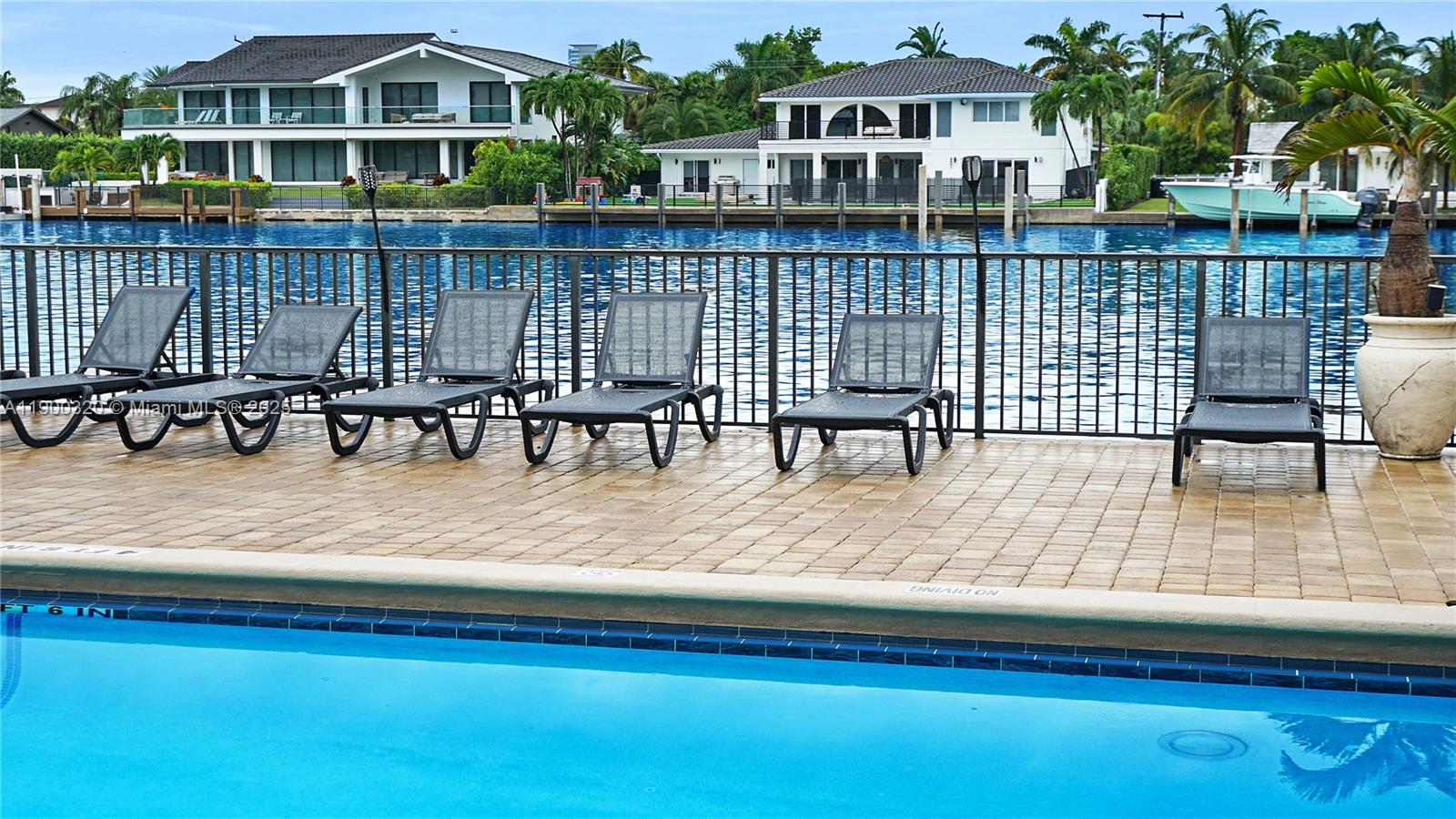 AVANT GARDE CONDO - Residential