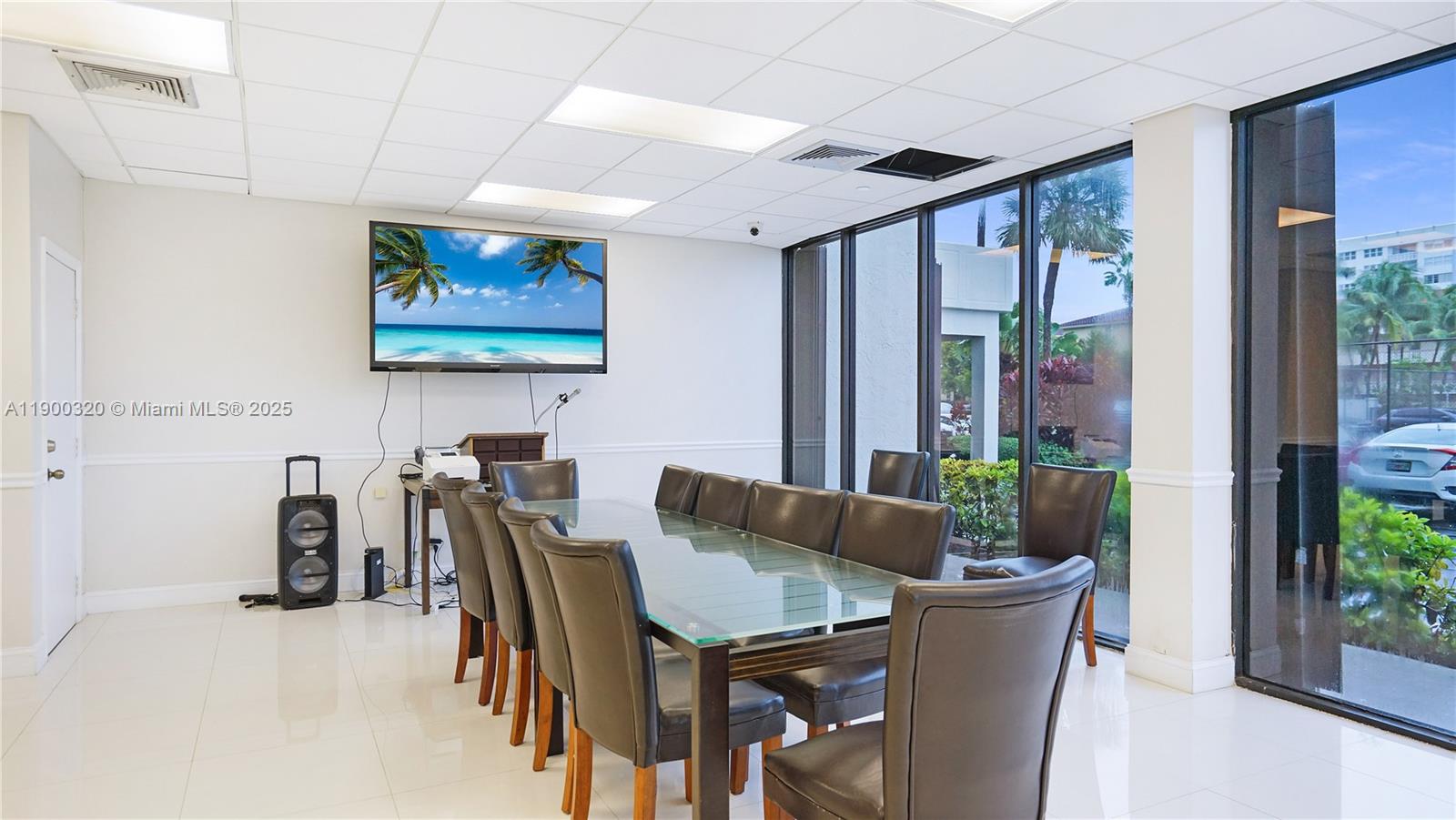 AVANT GARDE CONDO - Residential