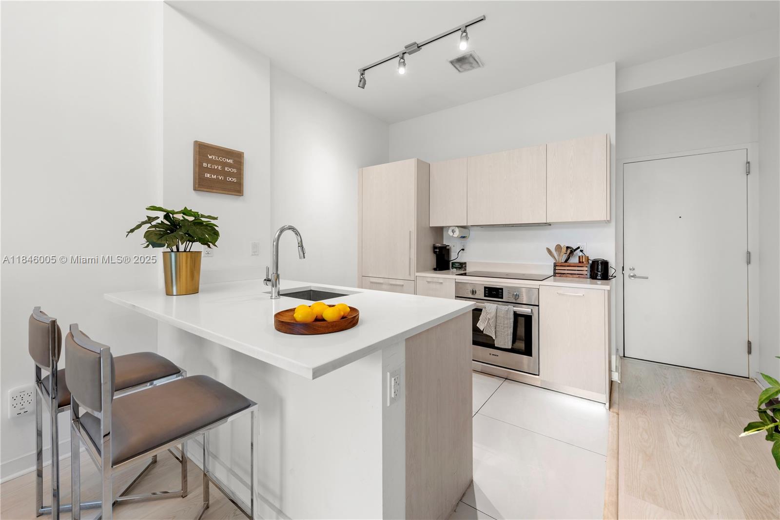501 NE 31st St 304