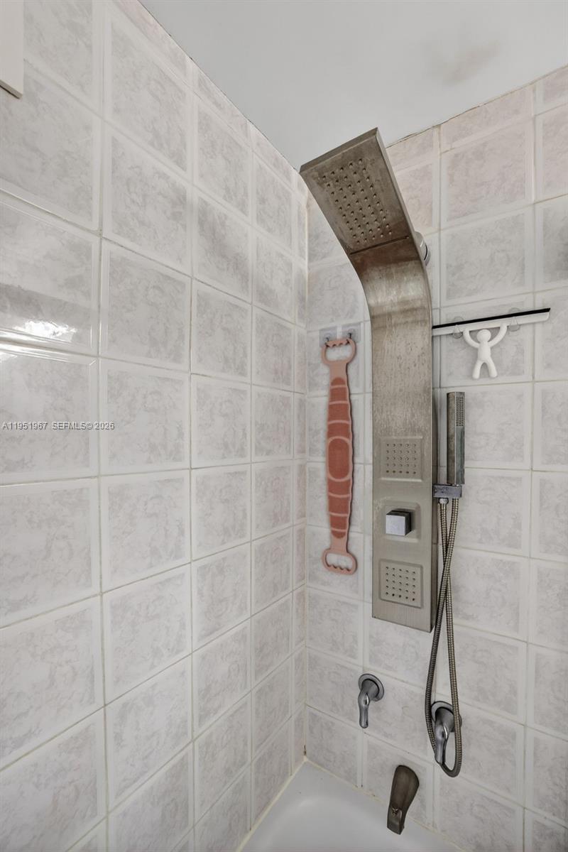 GOLDEN BAY MANOR CO-OP - Residential