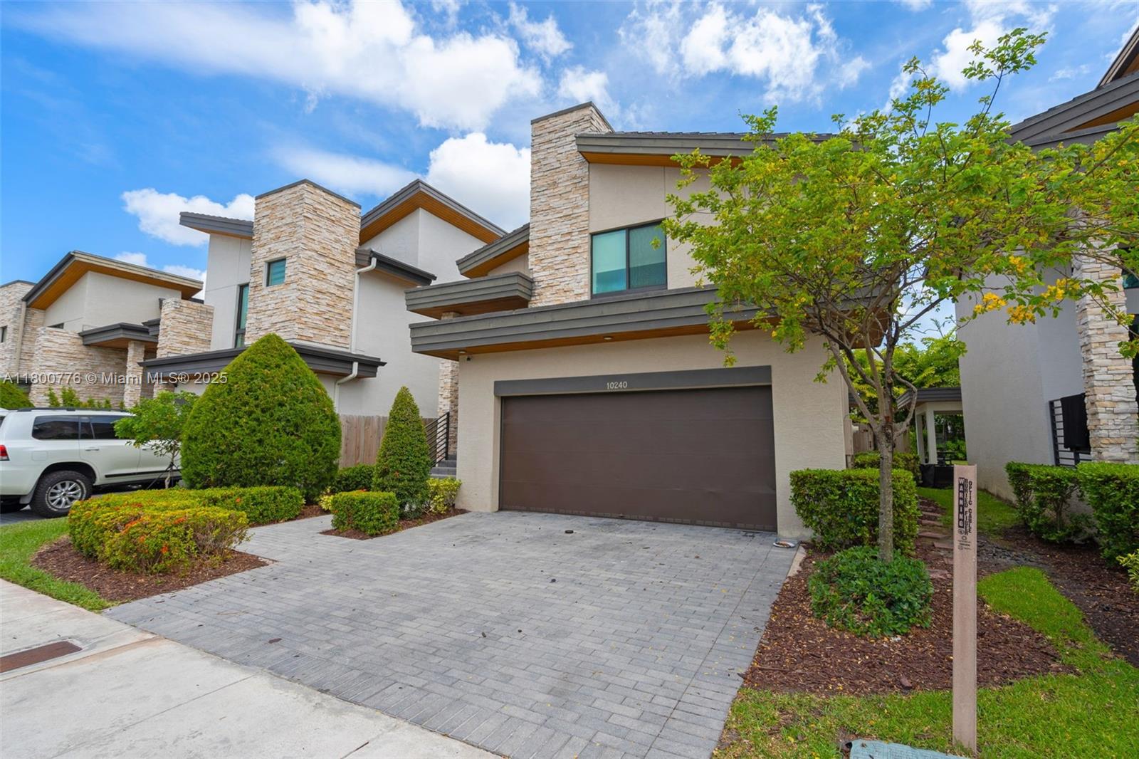 10240 NW 76th Terrace