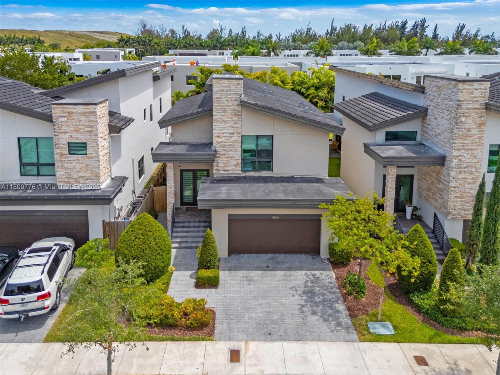 Property for Sale at 10240 Nw 76th Terrace, Doral, Miami-Dade County, Florida - Bedrooms: 4 
Bathrooms: 4  - $1,250,000