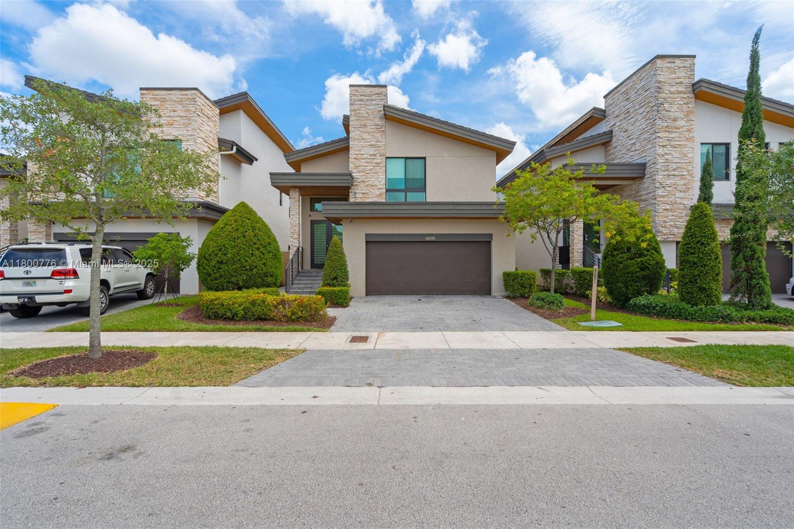 10240 NW 76th Terrace