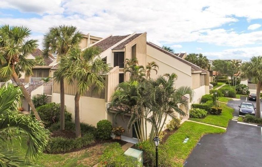 Gorgeous ocean retreat 2 bed/2 bath condo with a private courtyard patio and deck. Short walk to the beach. Trucks and motorcycles are prohibited. Community pool. AVAILABLE IMMEDIATELY! This is an annual rental.
