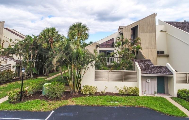 SEA LOFTERS CONDO - Residential Lease