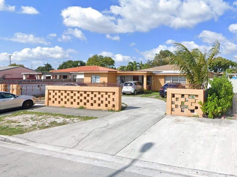 941 E 31st St, Hialeah, Miami-Dade County, Florida - 2 Bedrooms  
1 Bathrooms - 