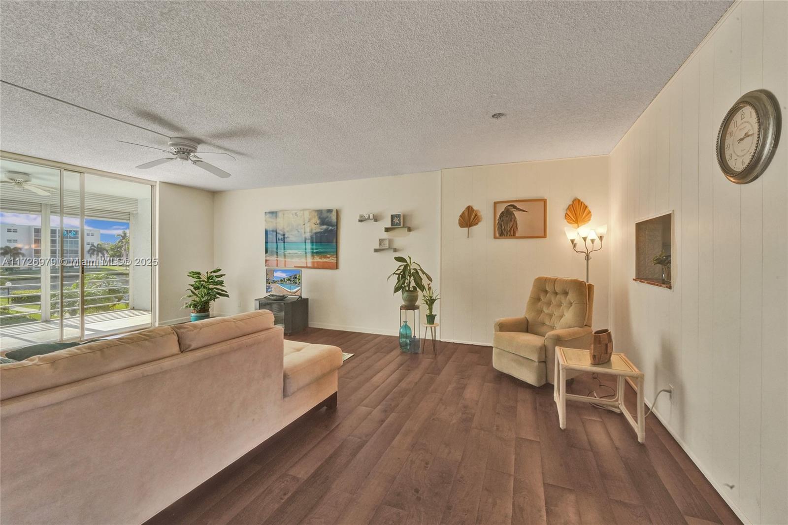 324 SE 10th St 203