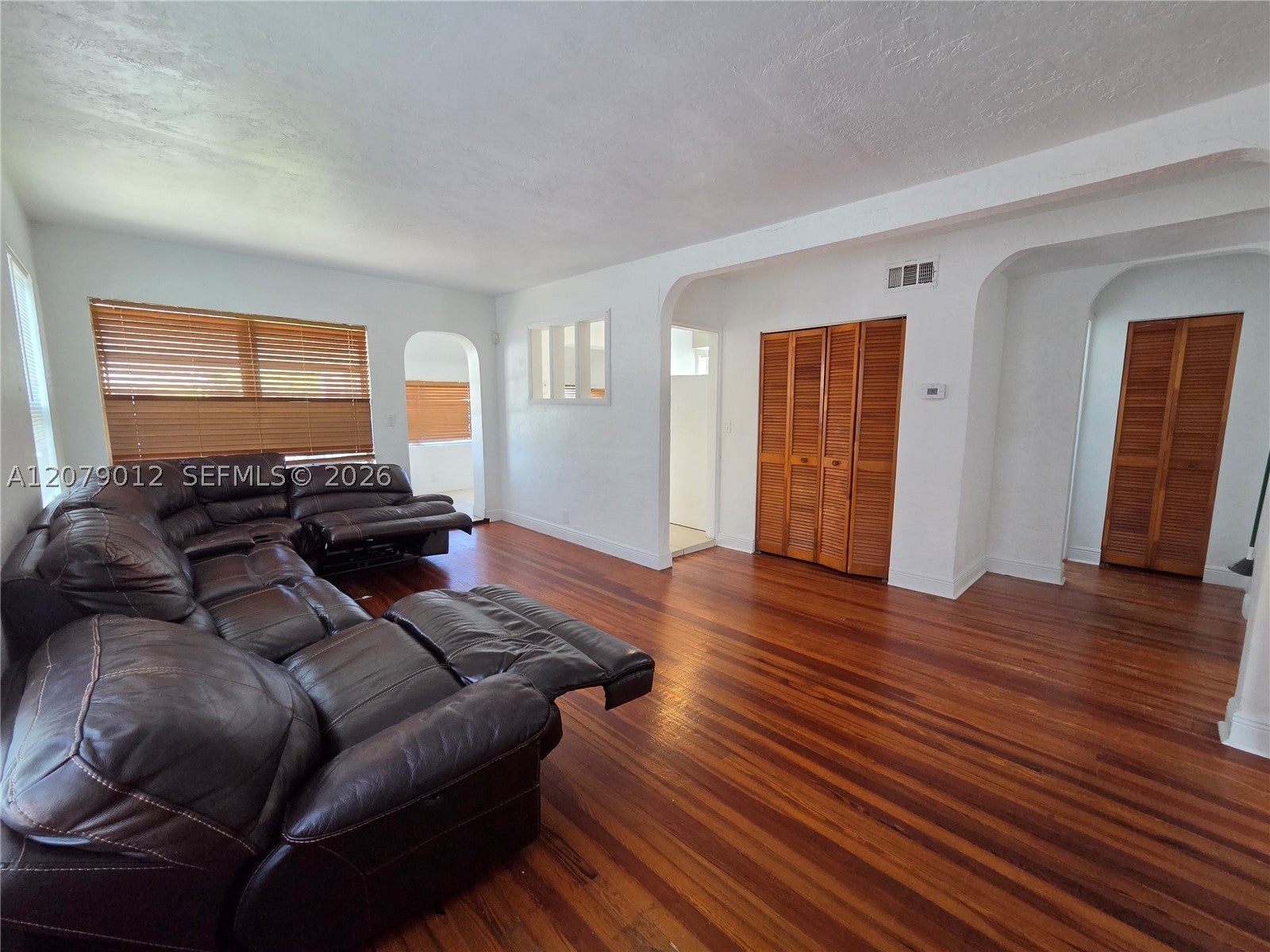 708 NE 4th St 2