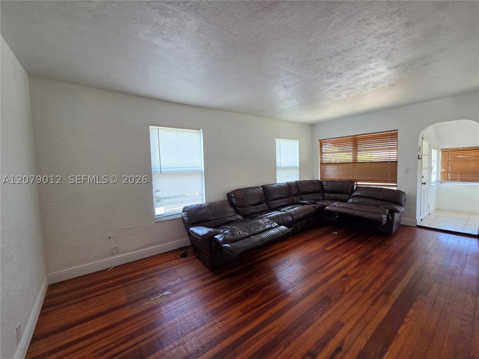 708 NE 4th St 2
