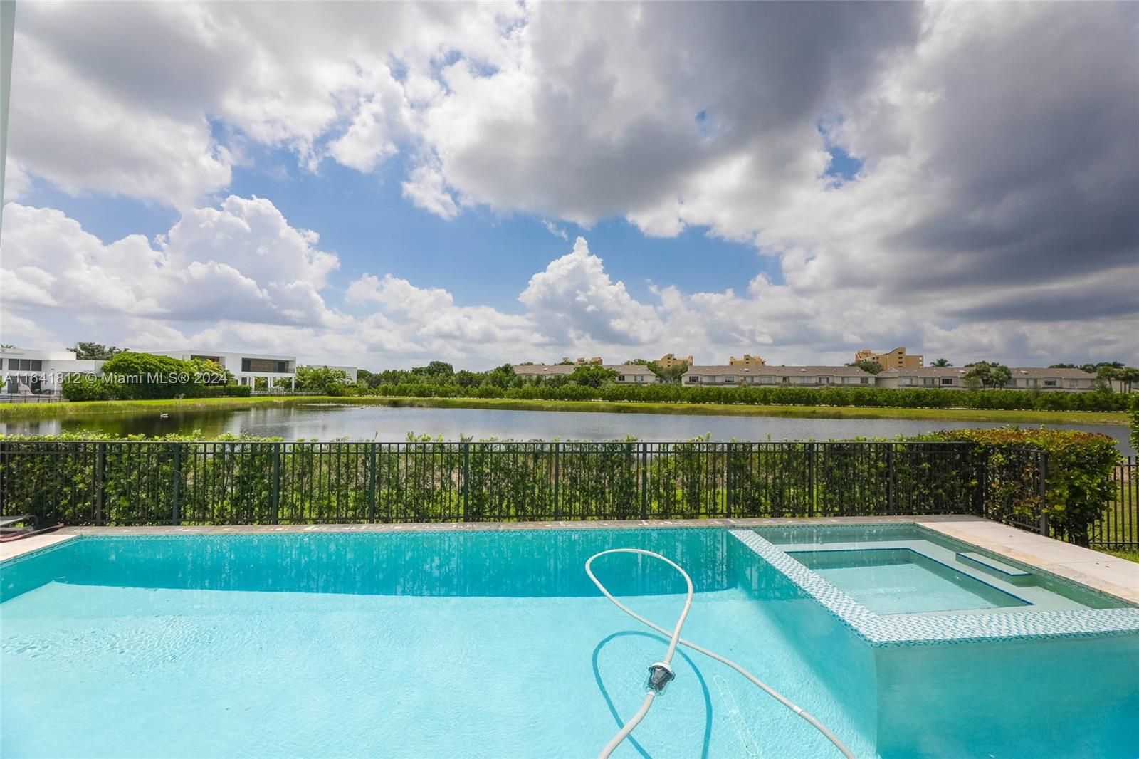 WESTON ESTATES - Residential