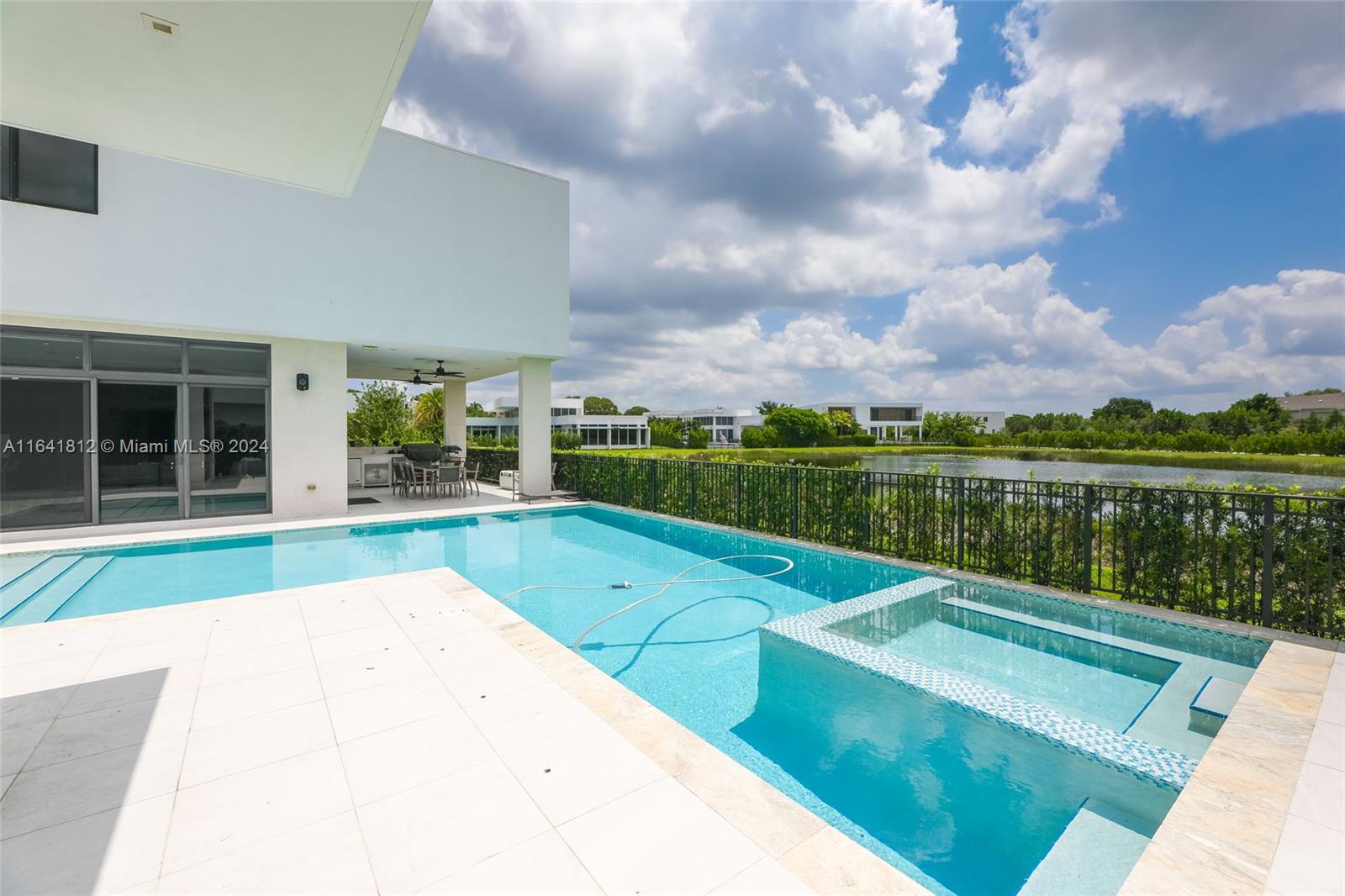 WESTON ESTATES - Residential