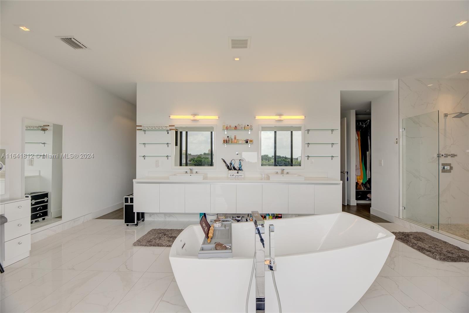 WESTON ESTATES - Residential