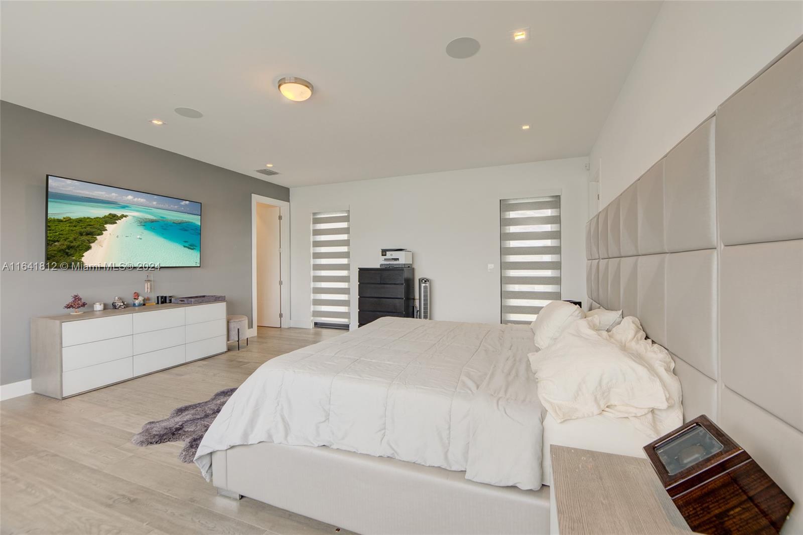 WESTON ESTATES - Residential