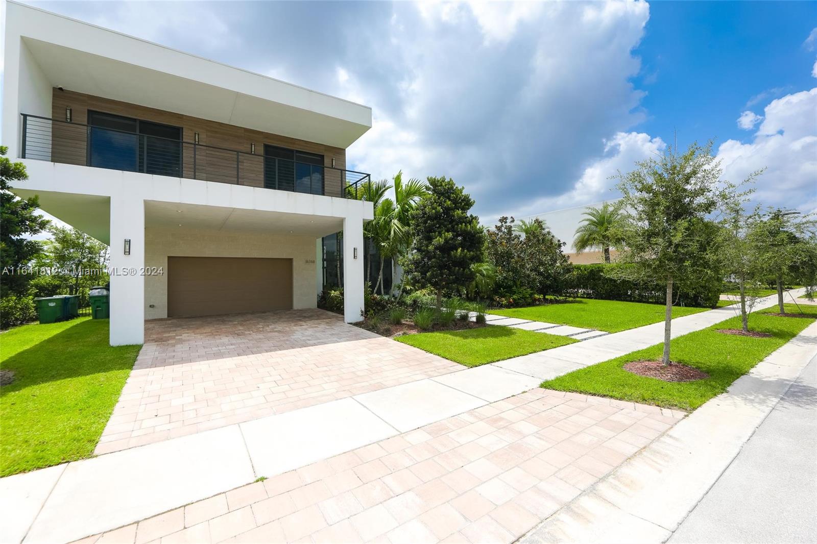WESTON ESTATES - Residential