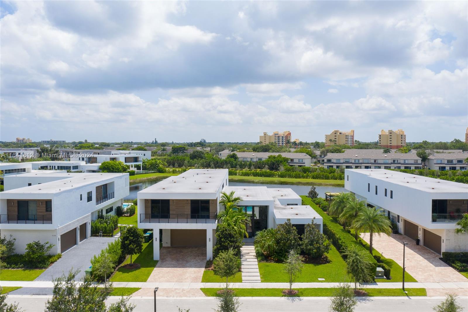 WESTON ESTATES - Residential
