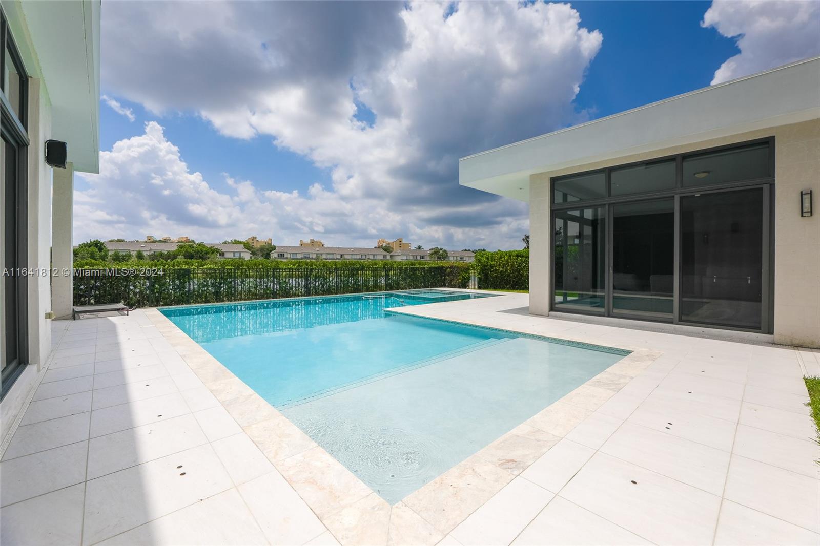 WESTON ESTATES - Residential