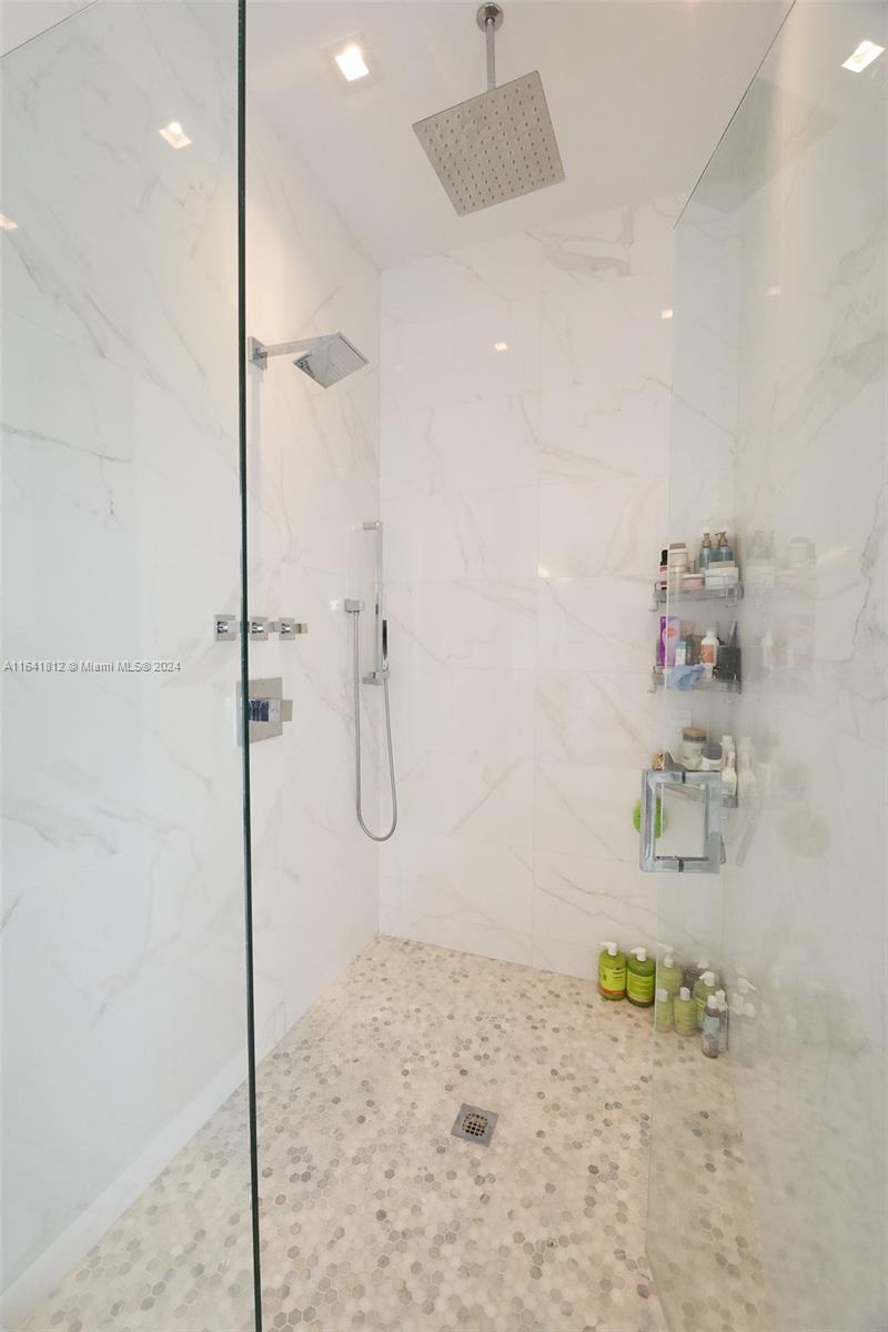 WESTON ESTATES - Residential