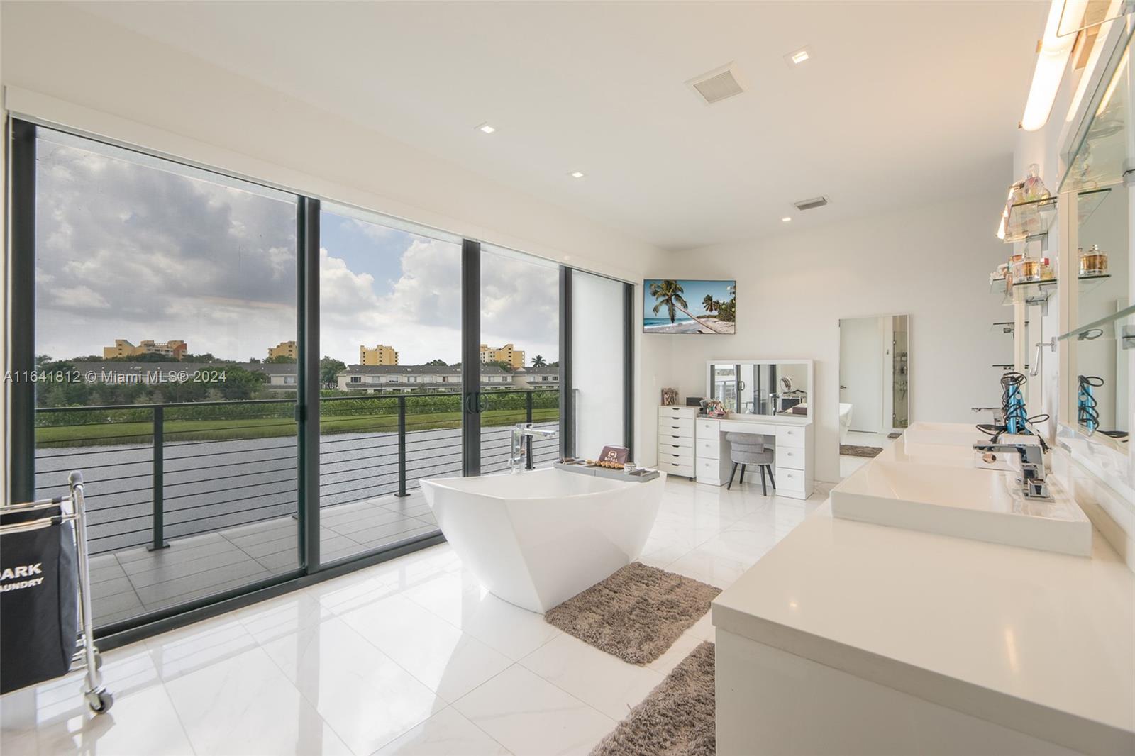 WESTON ESTATES - Residential