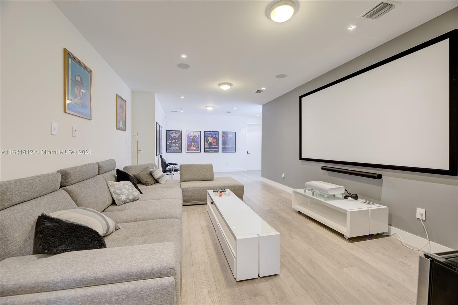 WESTON ESTATES - Residential