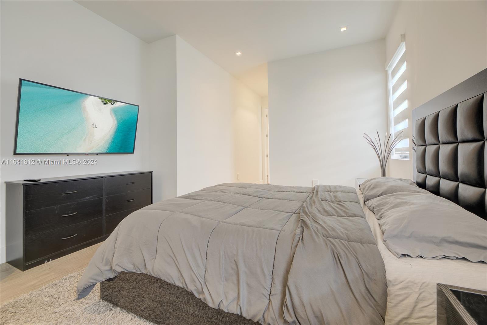 WESTON ESTATES - Residential