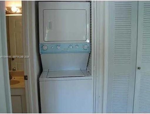 THE COURTS AT BAYSHORE II - Residential