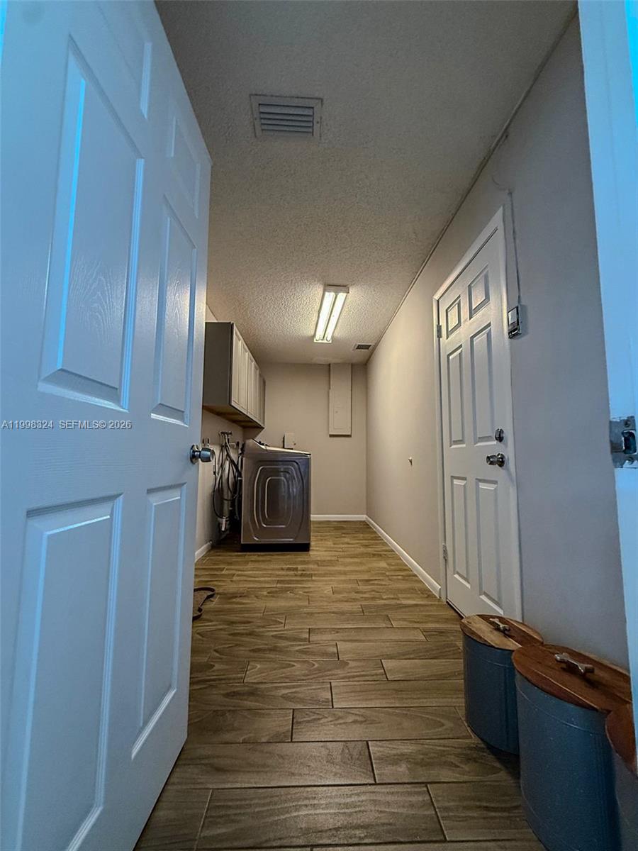 PEMBROKE LAKES SEC 4 - Residential Lease