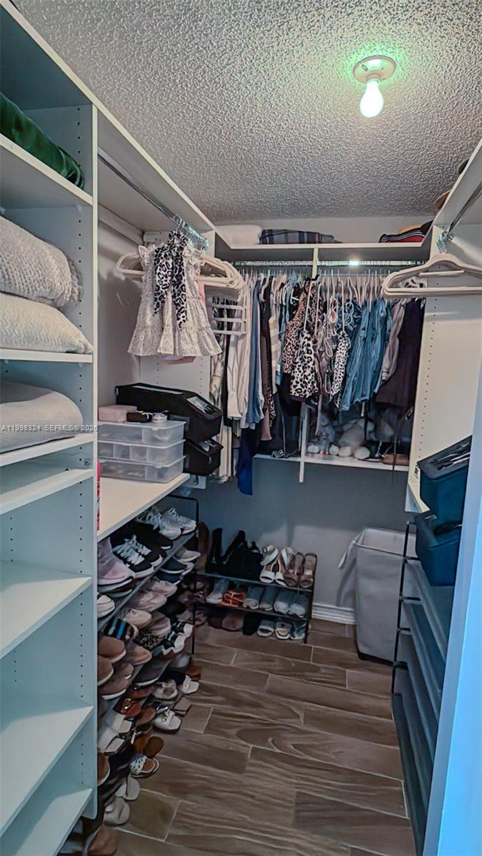 PEMBROKE LAKES SEC 4 - Residential Lease