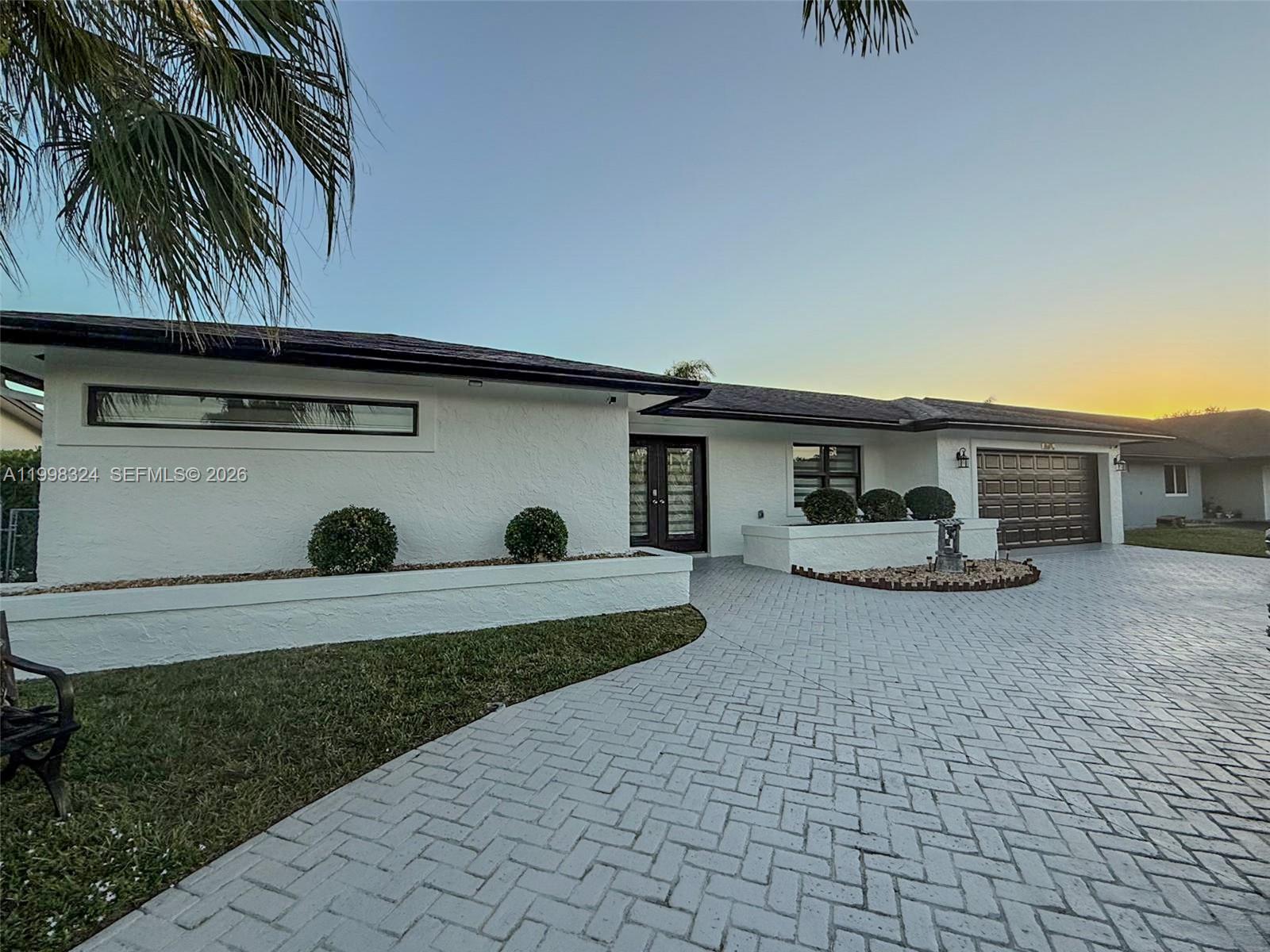 PEMBROKE LAKES SEC 4 - Residential Lease