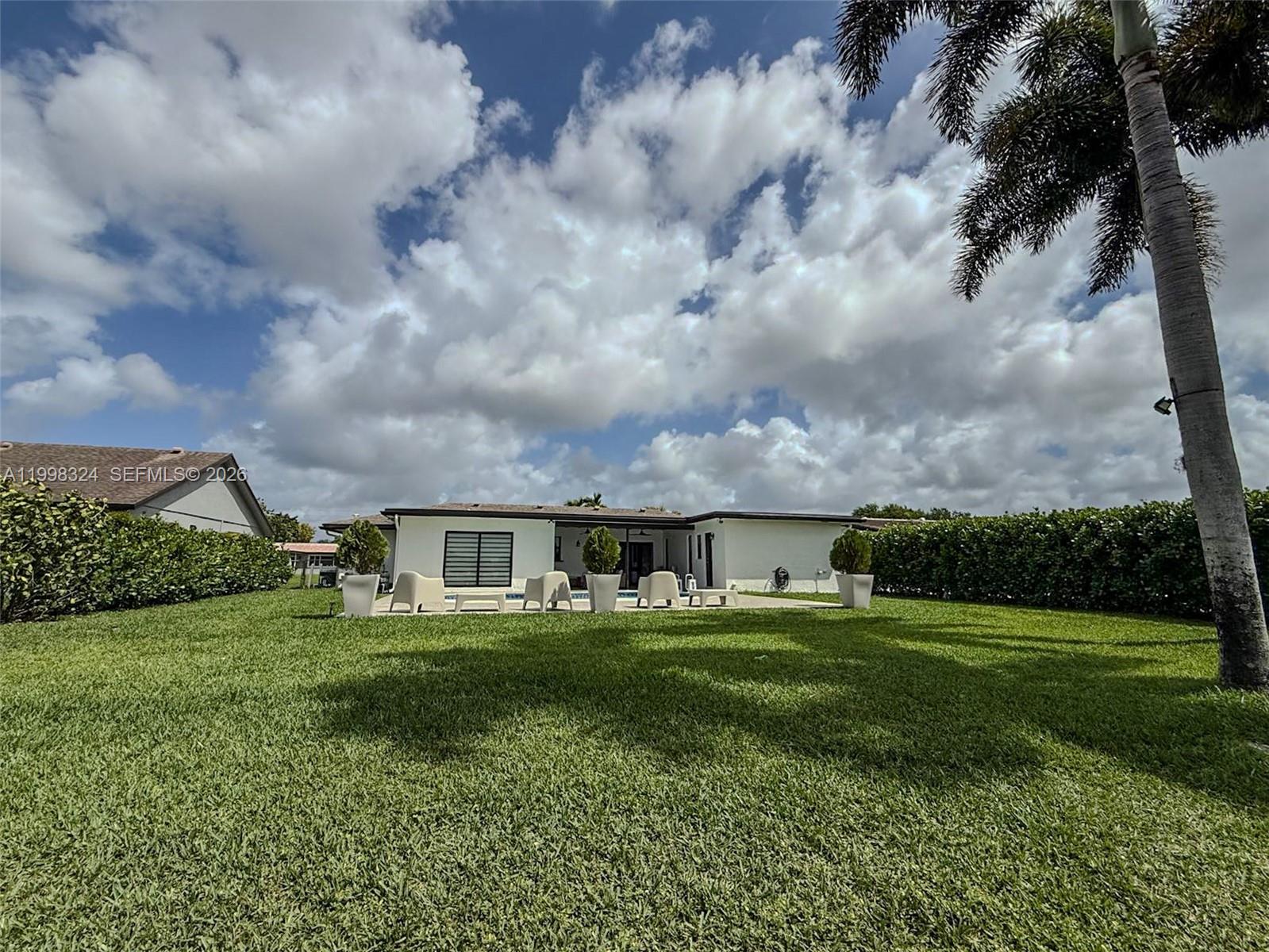 PEMBROKE LAKES SEC 4 - Residential Lease