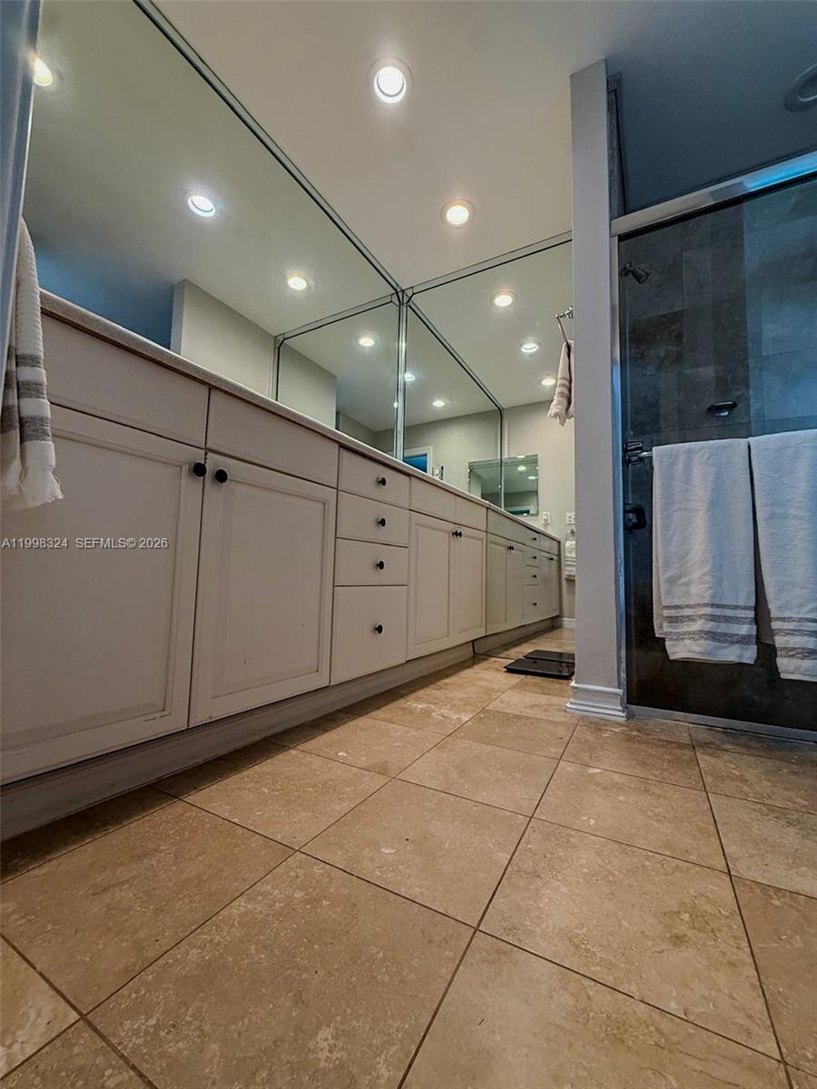 PEMBROKE LAKES SEC 4 - Residential Lease