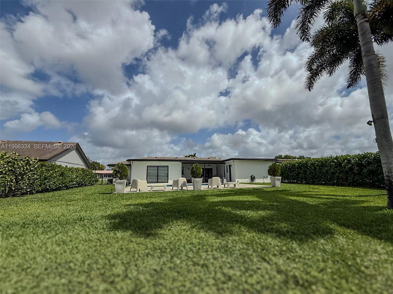 PEMBROKE LAKES SEC 4 - Residential Lease