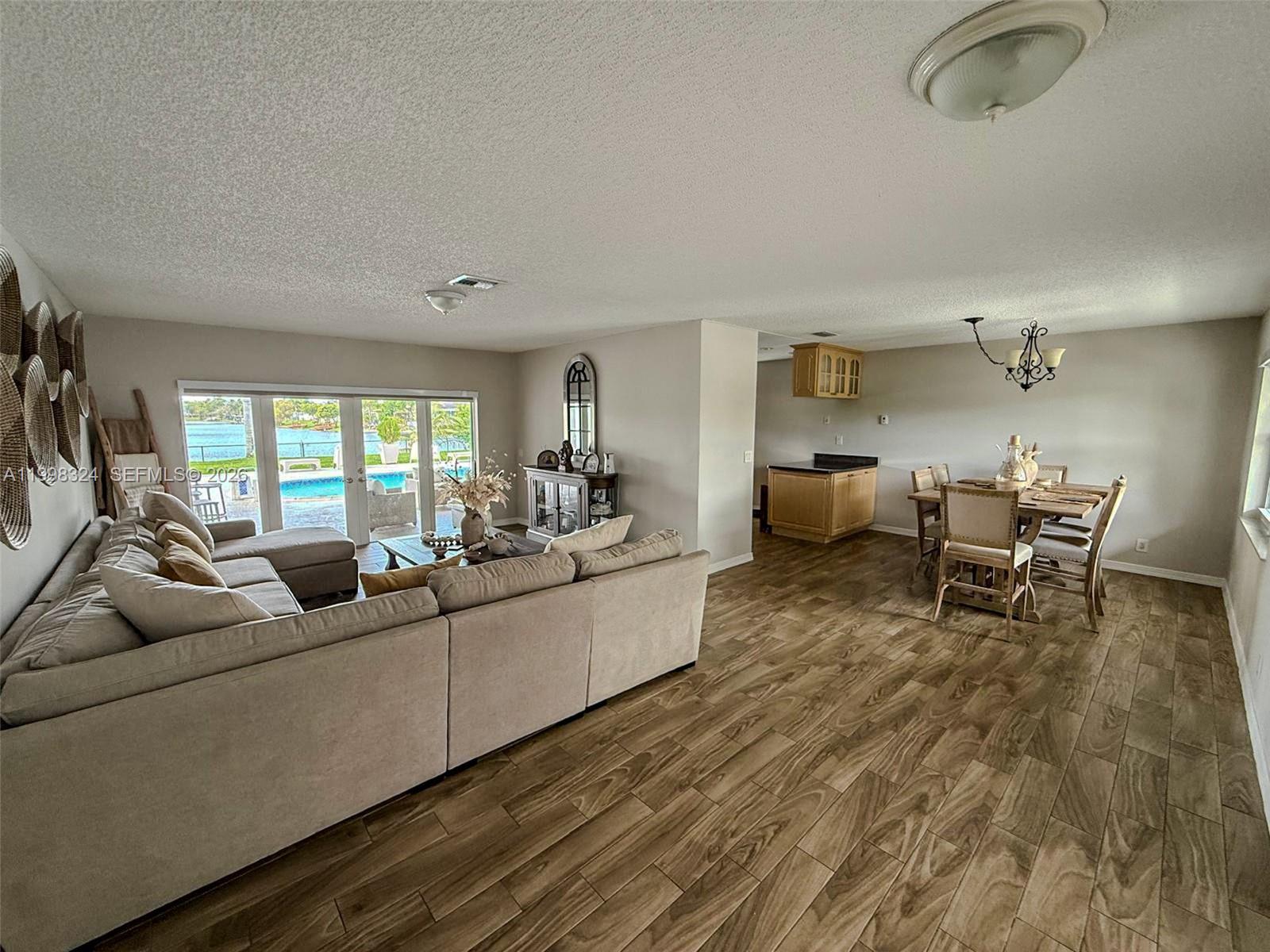 PEMBROKE LAKES SEC 4 - Residential Lease