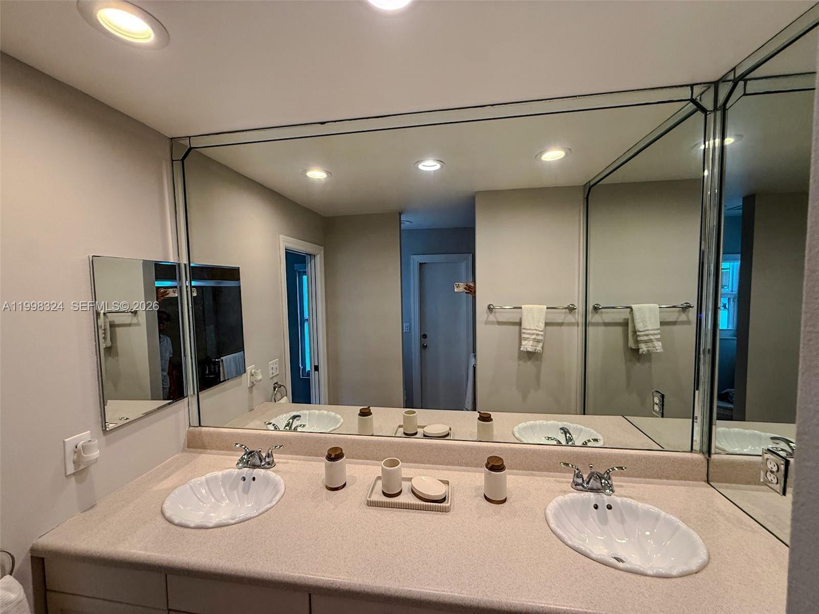 PEMBROKE LAKES SEC 4 - Residential Lease