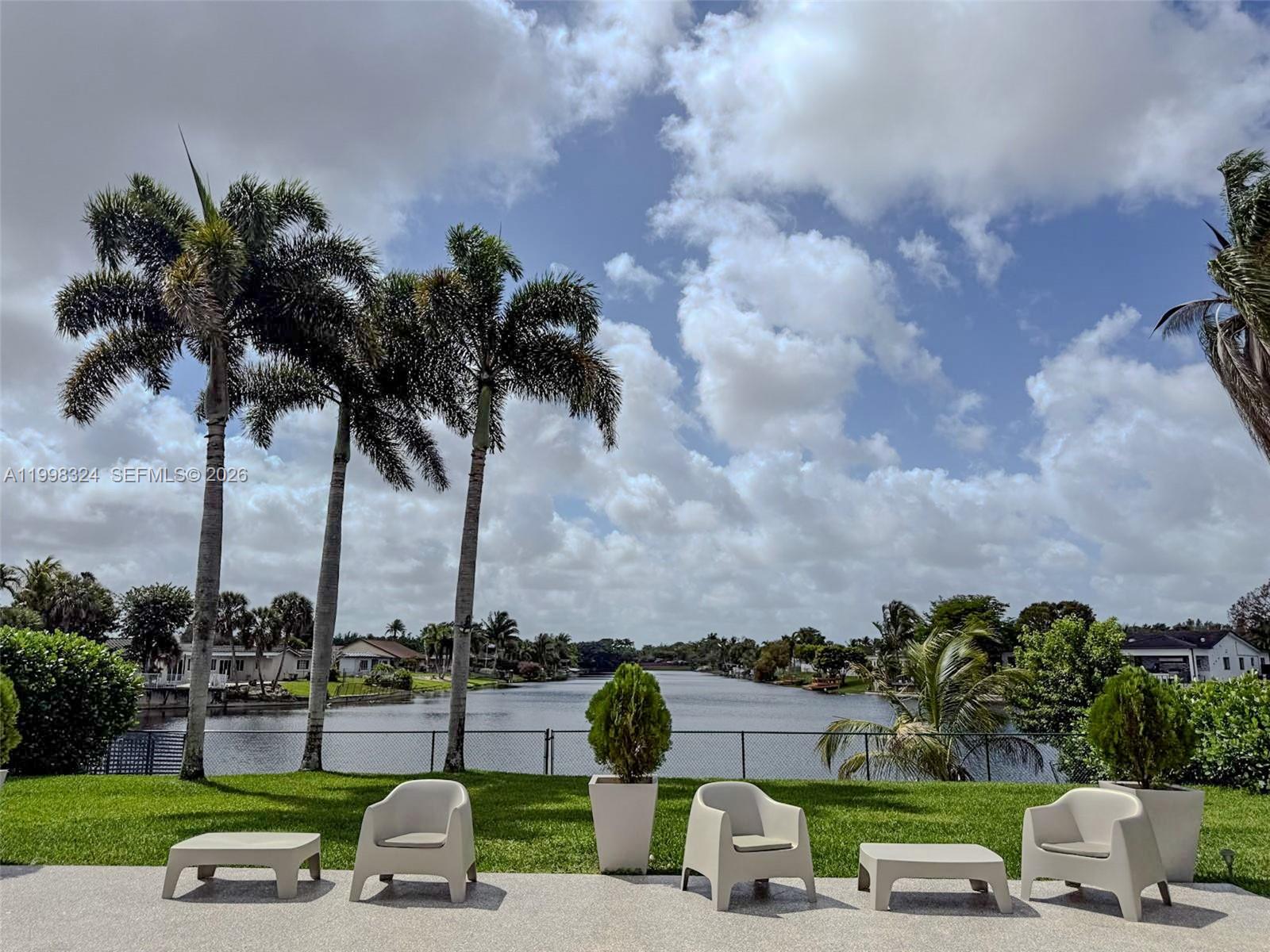 PEMBROKE LAKES SEC 4 - Residential Lease