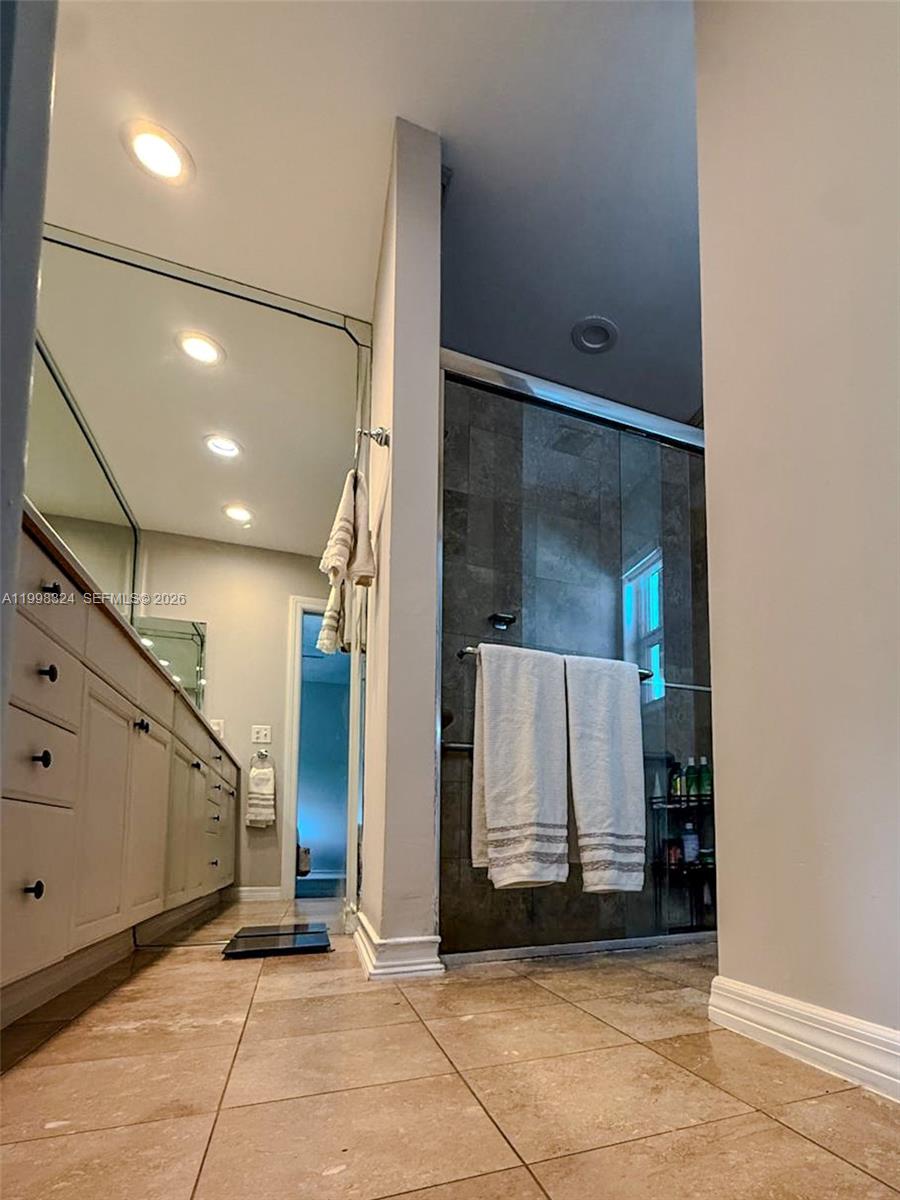 PEMBROKE LAKES SEC 4 - Residential Lease