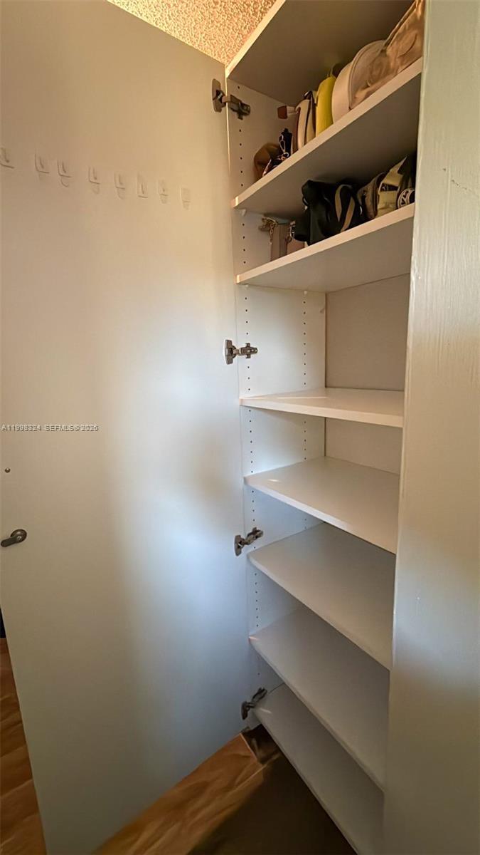 PEMBROKE LAKES SEC 4 - Residential Lease