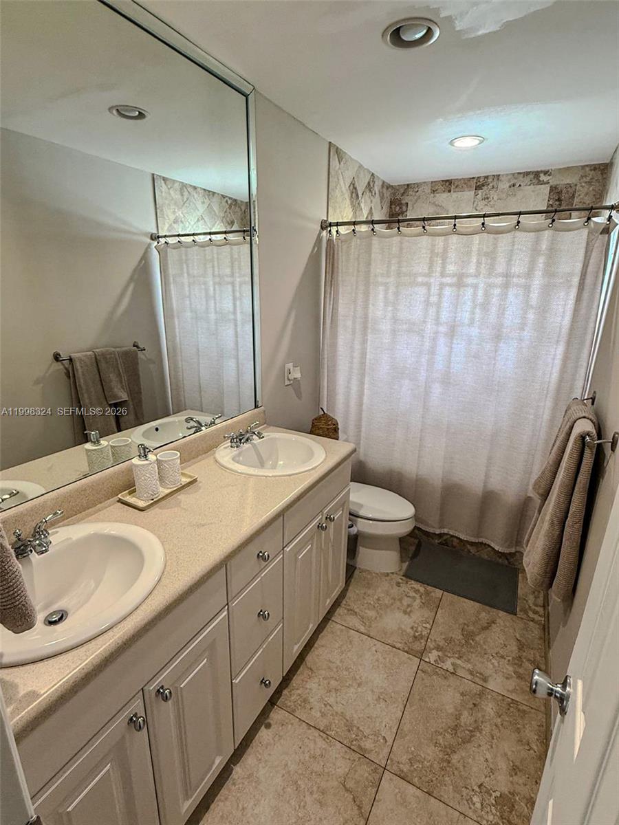 PEMBROKE LAKES SEC 4 - Residential Lease